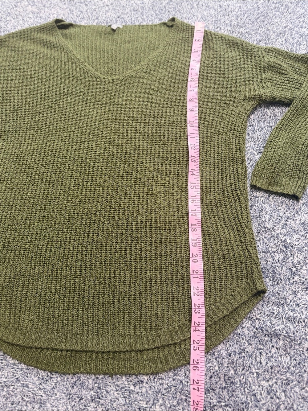Charlotte Russe Olive V-Neck Ribbed Sweater - Picture 4 of 6